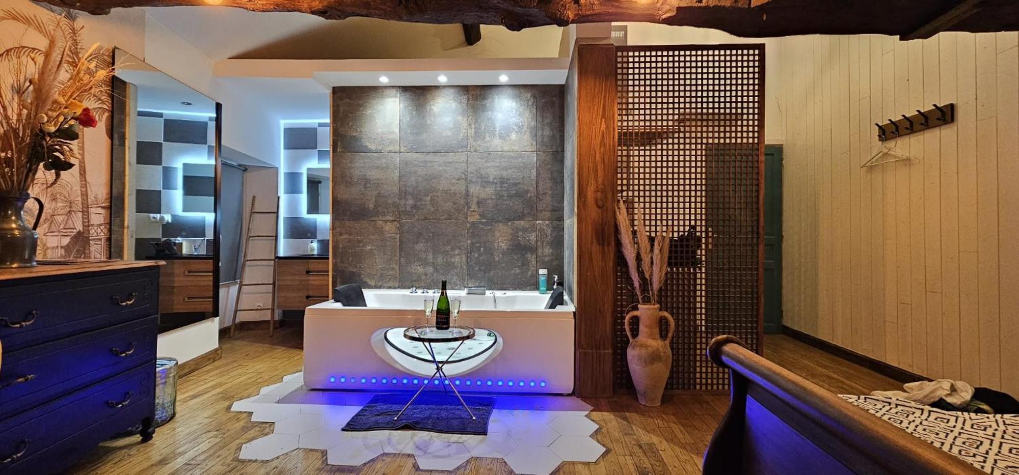 Suite Penthouse Romantique, Confolens, Charente Exterior foto